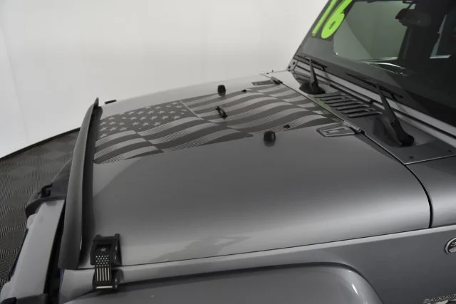Used 2016 Silver Jeep Unlimited Sahara image 15