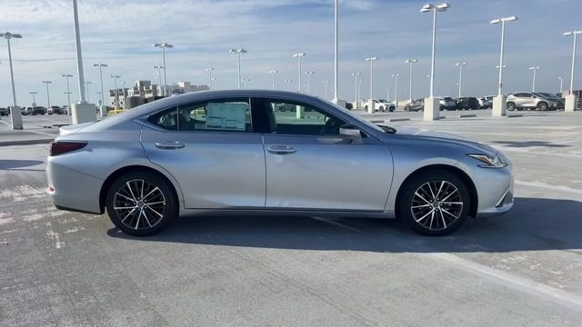 Used 2024 Silver Lexus 350 image 9