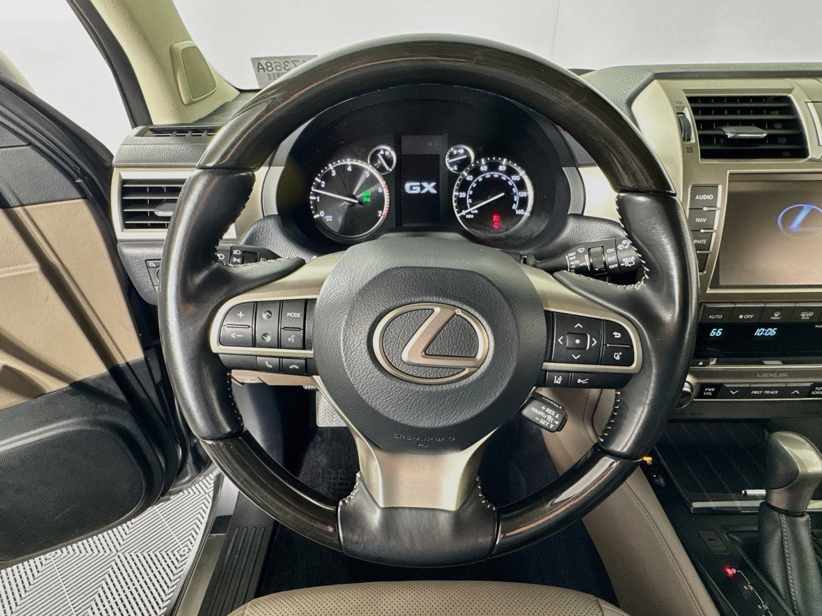 Used 2021 Gray Pearl Lexus 460 image 13