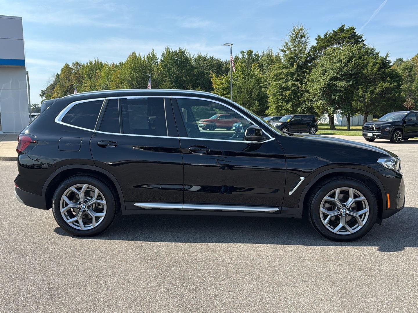 Used 2024 Jet Black BMW xDrive30i image 10