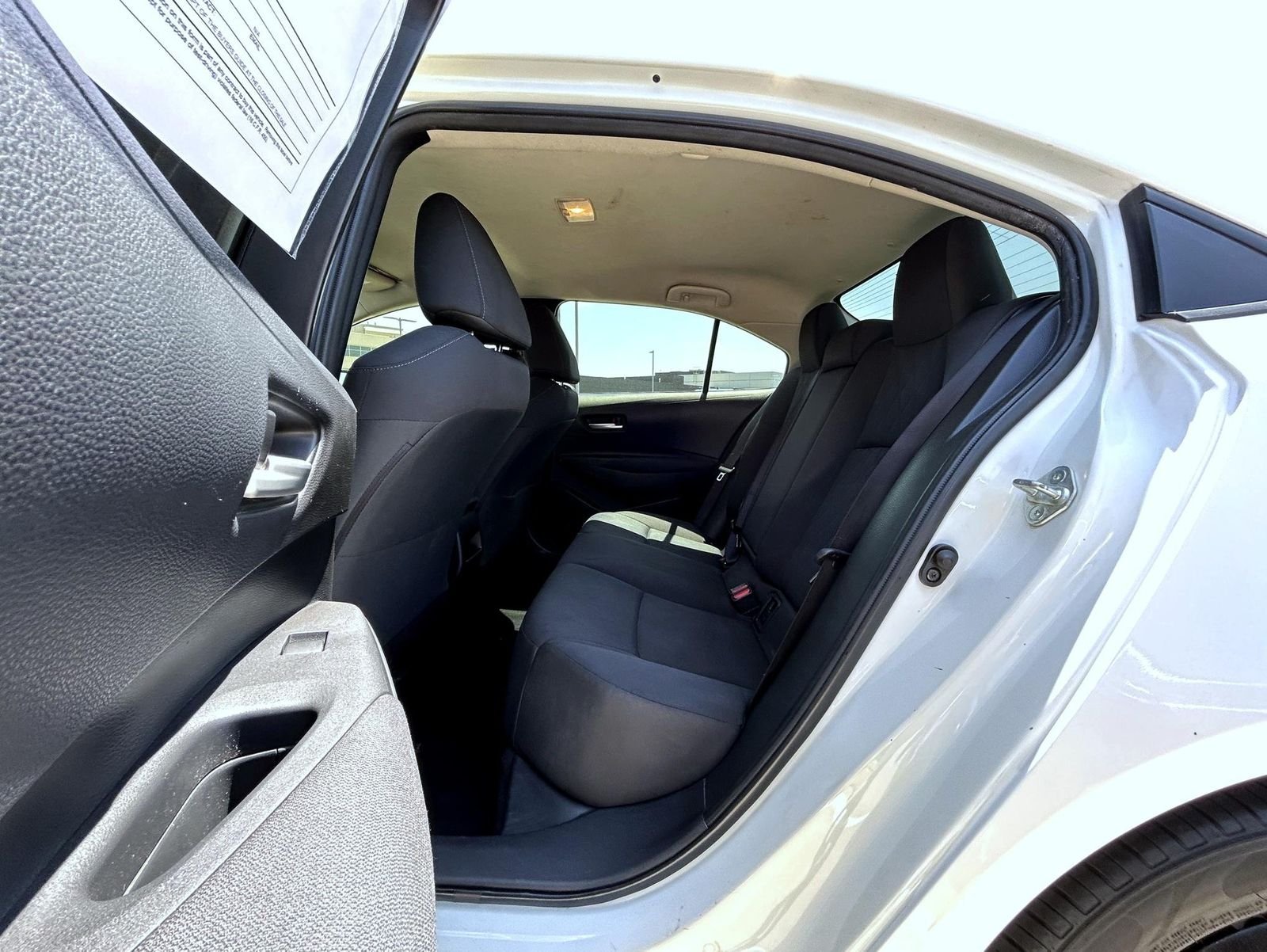 Used 2020 White Toyota LE image 19