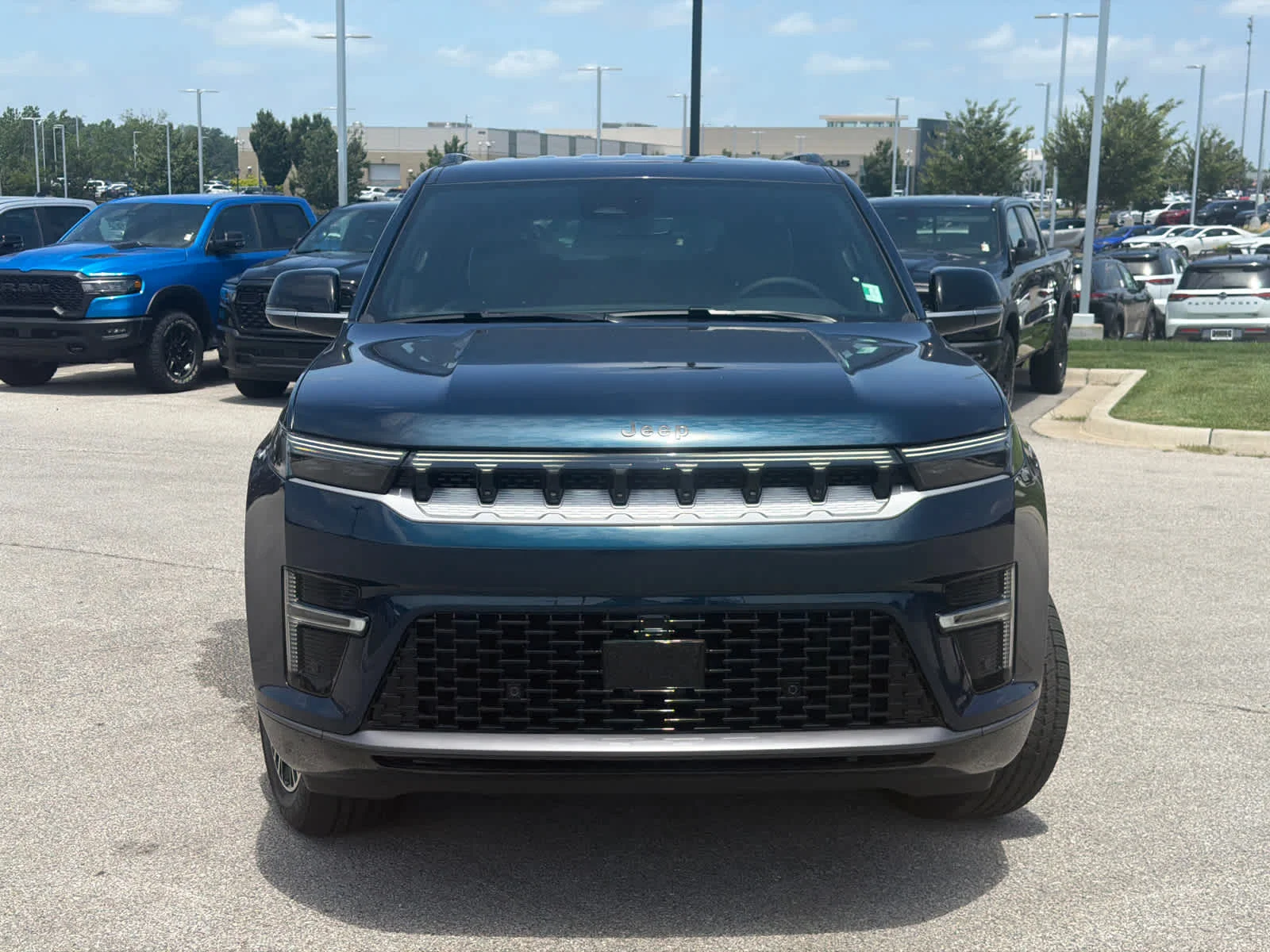 New 2026 Fathom Blue Pearl-Coat Exterior Paint (Late Availability) Jeep  image 3