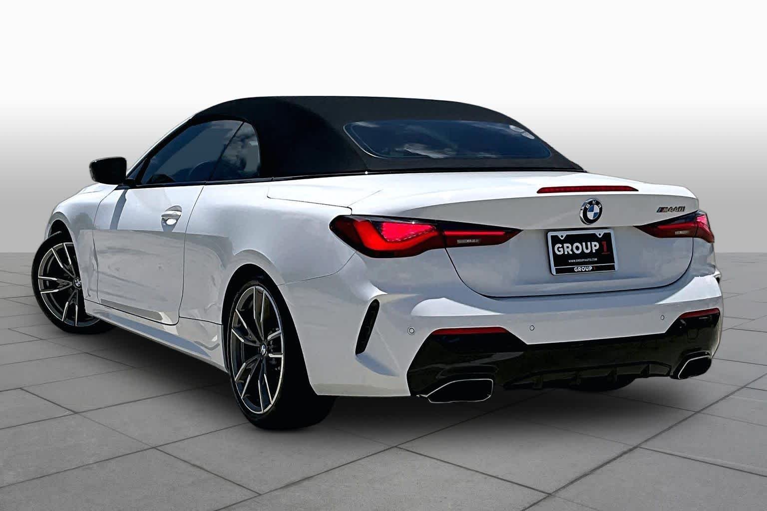 Used 2021 Alpine White BMW M440i image 11