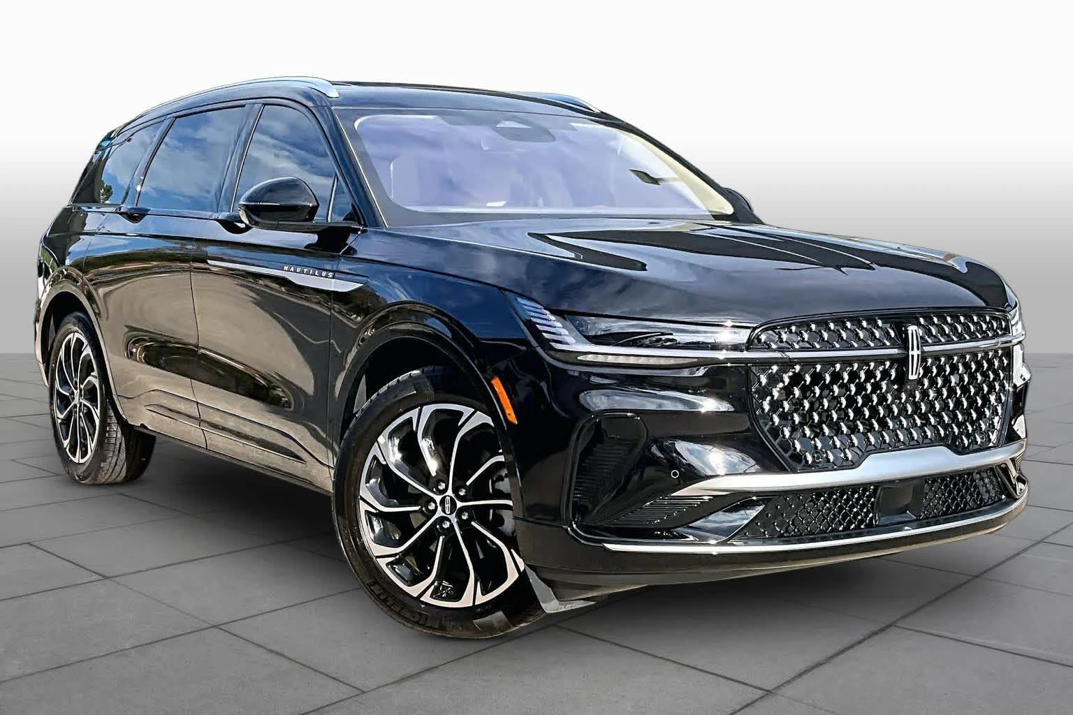 Used 2025 Infinite Black Metallic Clearcoat Lincoln Reserve image 3
