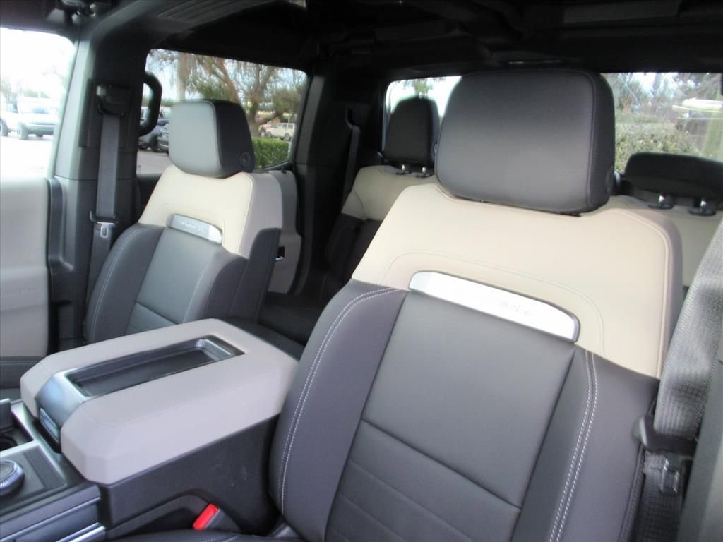 2026 GMC HUMMER EV 2X - Photo 17