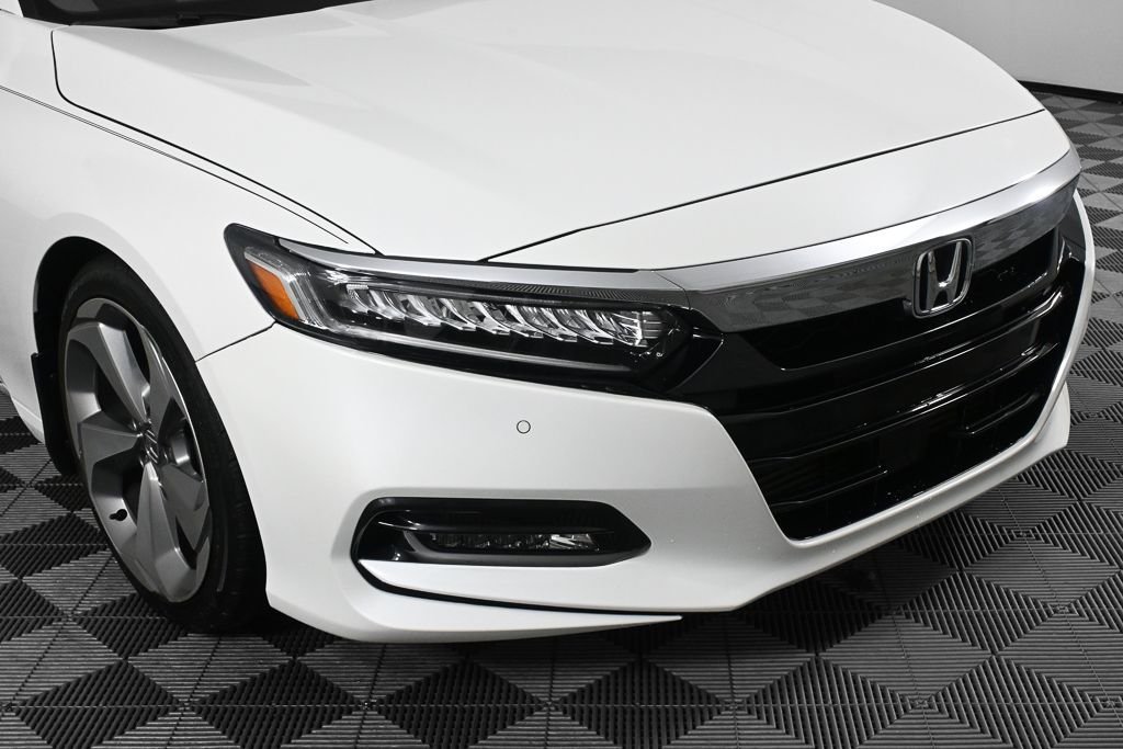 Used 2018  Honda Touring image 33