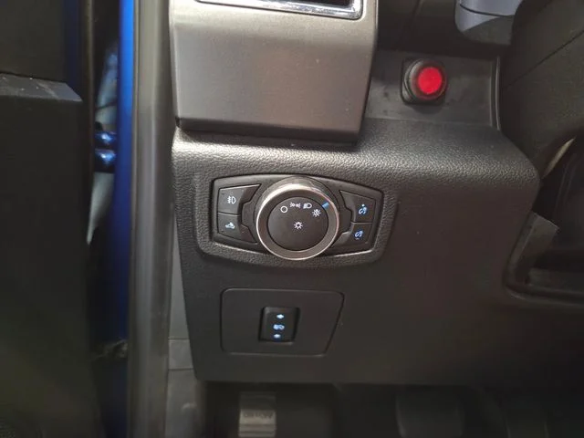 Used 2016 Blue Ford XLT image 29