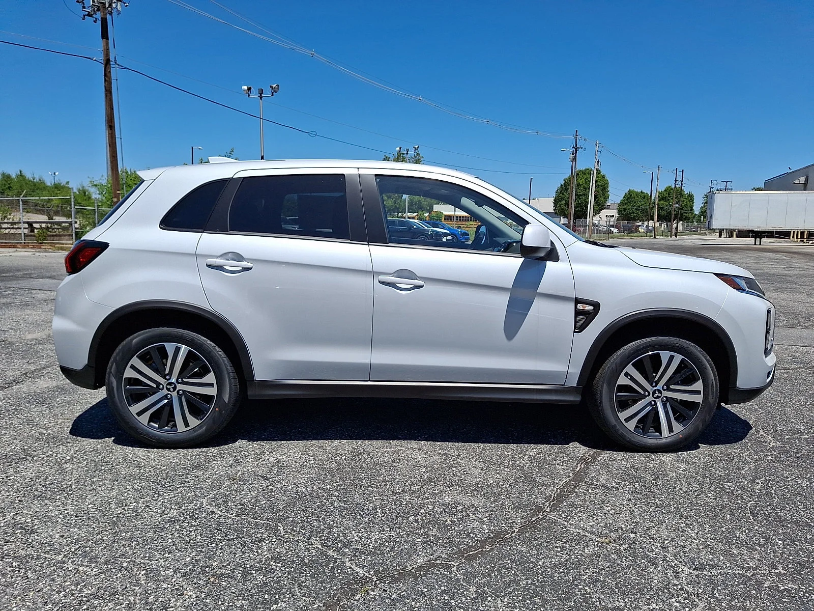 New 2026 White Mitsubishi 2.0 ES image 9
