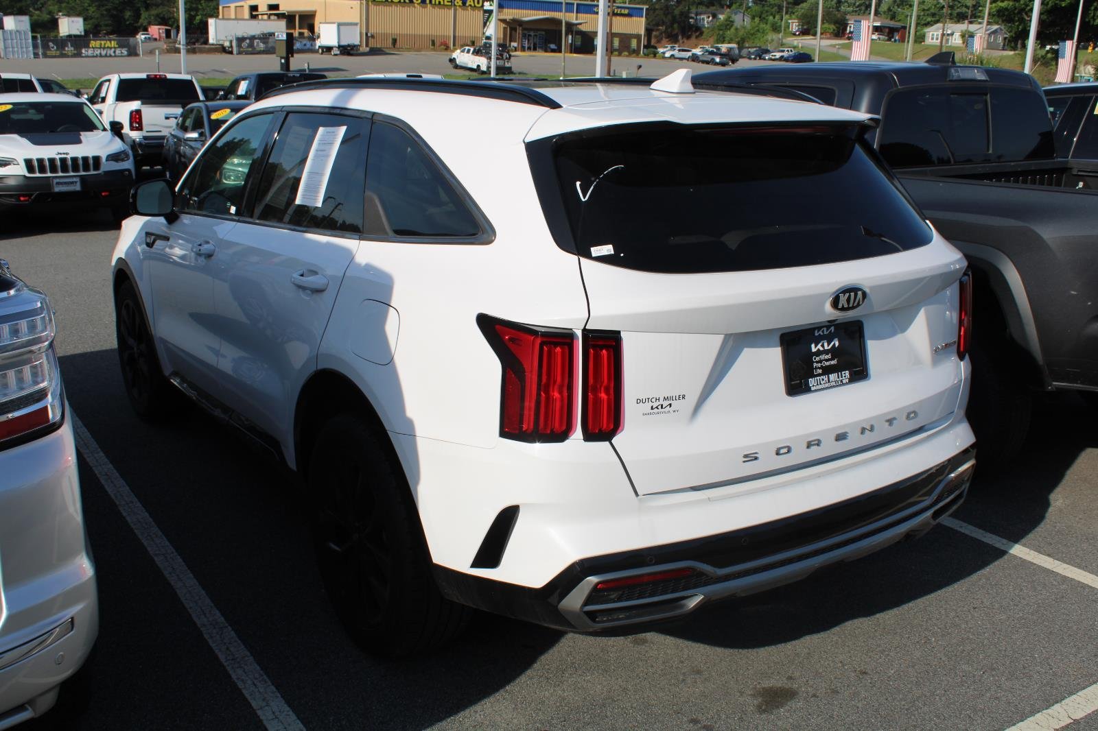 Used 2021 Glacial White Pearl Kia SX image 4