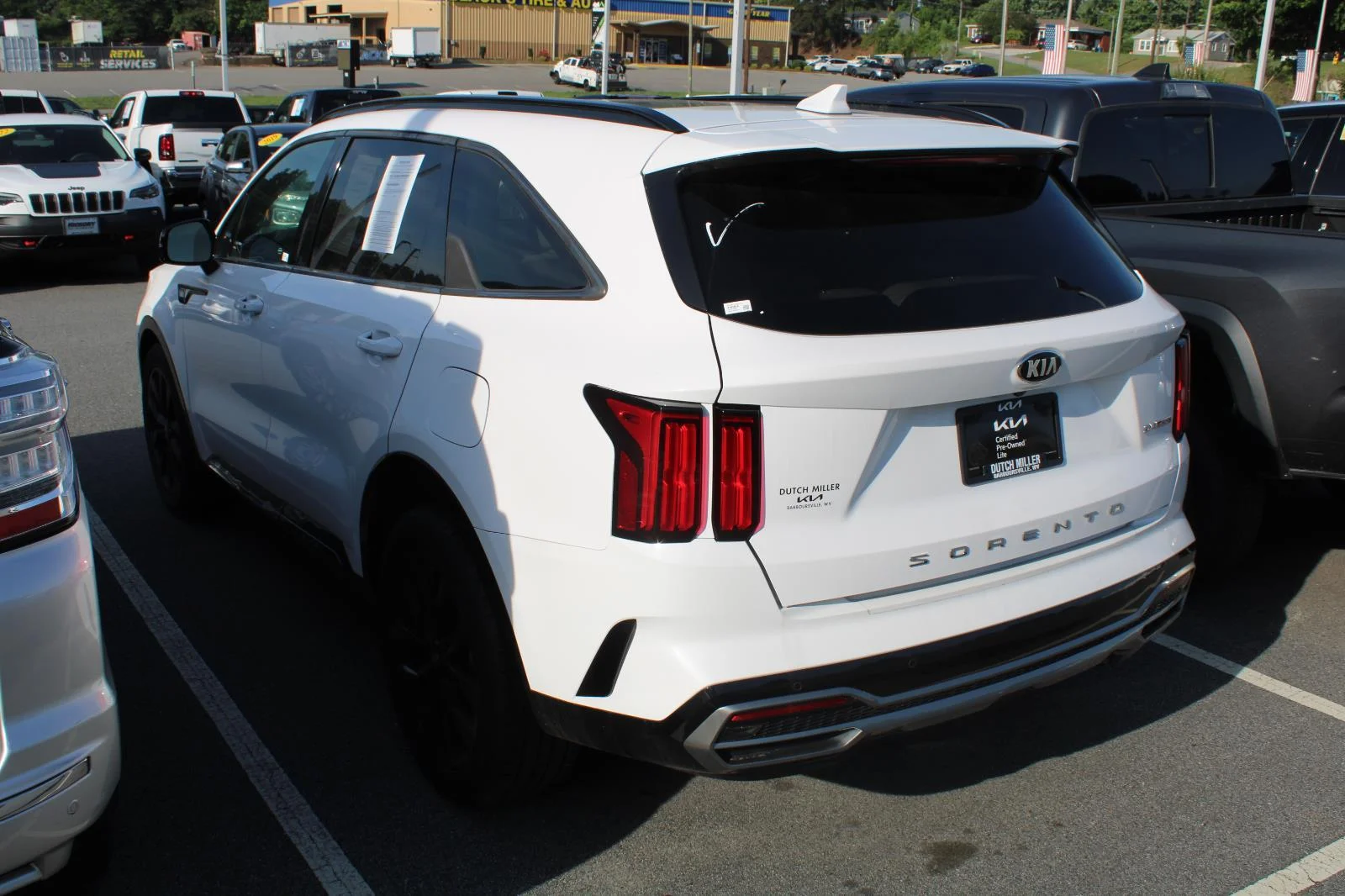 Used 2021 Glacial White Pearl Kia SX image 4