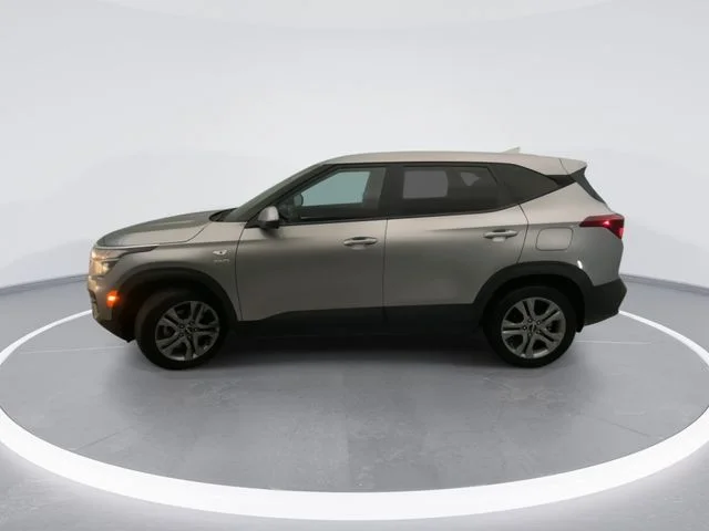 Used 2023 Gray Kia LX image 9