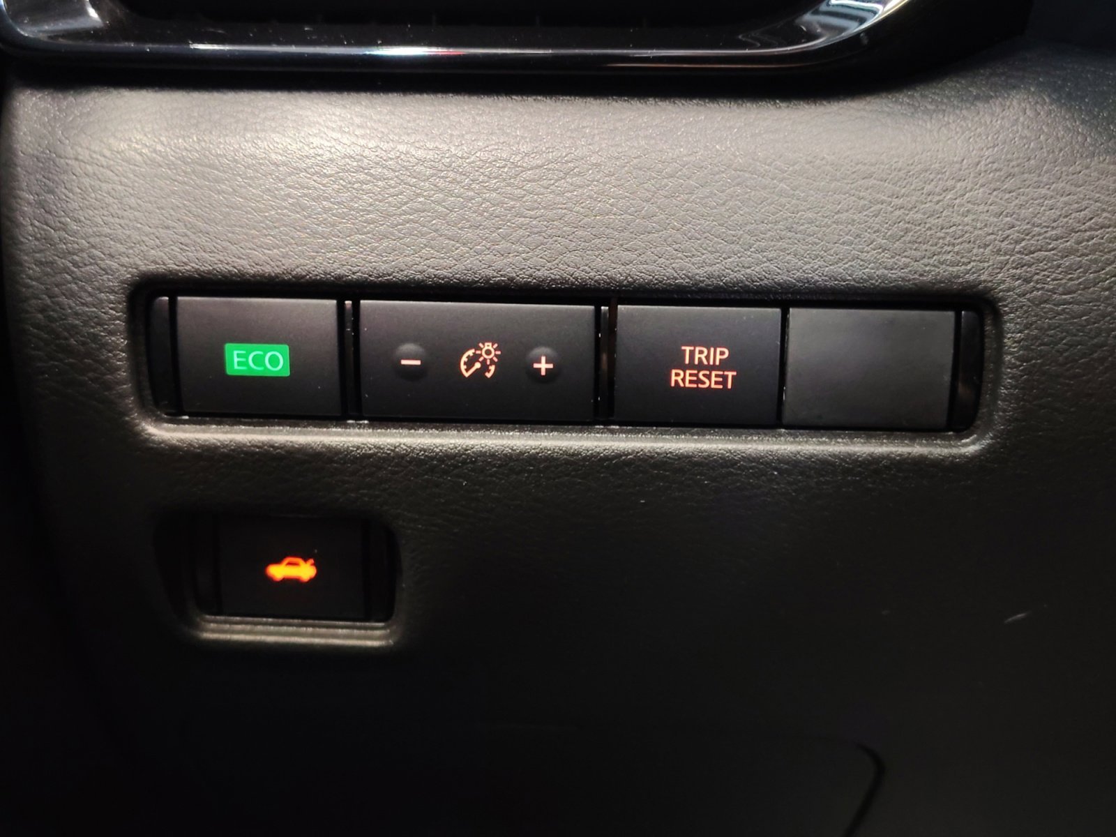 Certified Used 2025 Gun Metallic Nissan SV image 27