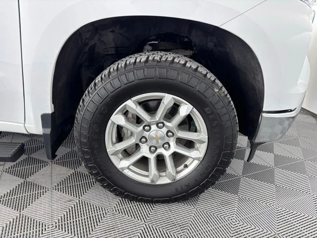 Used 2024 White Chevrolet LT image 41