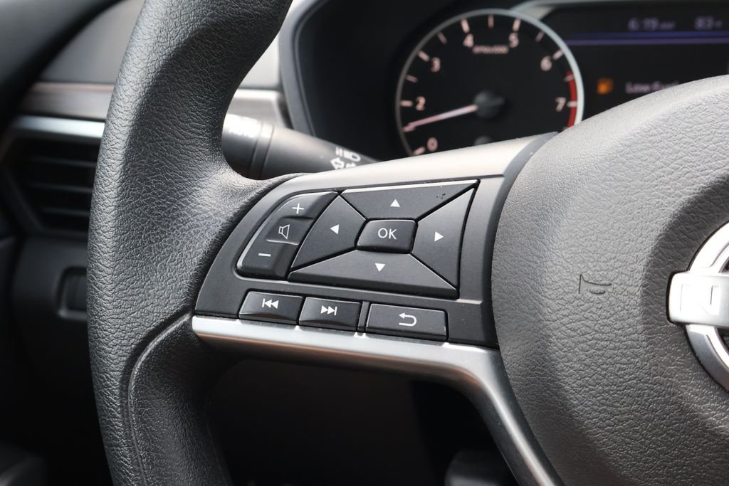 Used 2025 Gray Nissan SV FWD image 16