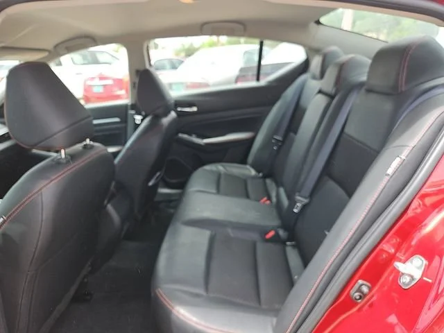 2025 Nissan Altima SR - Photo 11