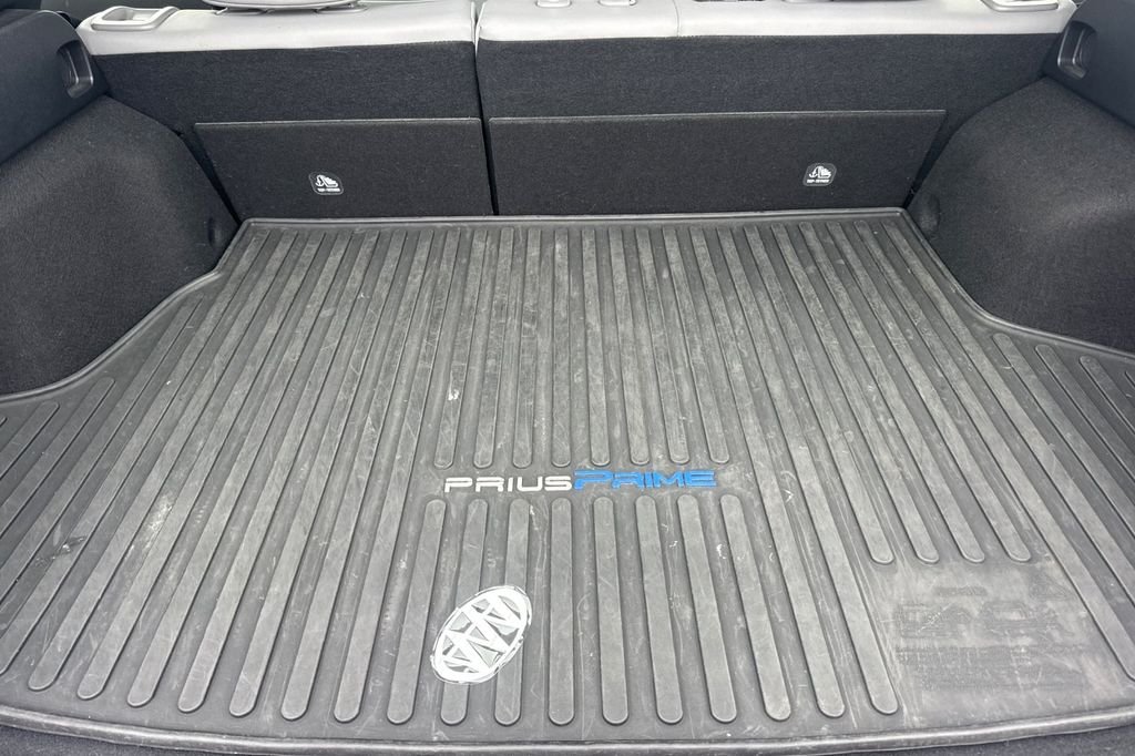 Certified Used 2022 Blue Toyota XLE image 19