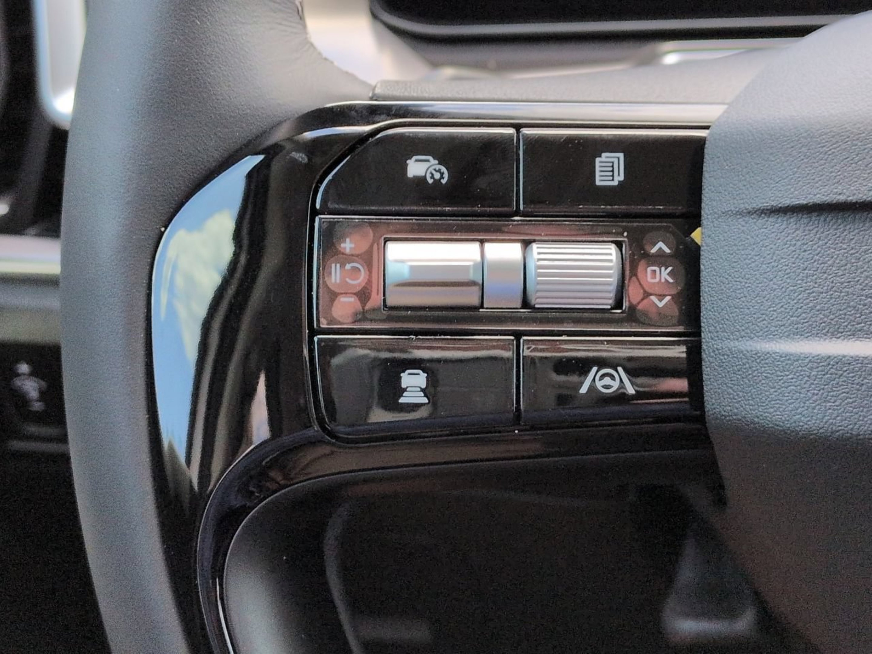 New 2026 Glacial White Pearl Kia S image 17