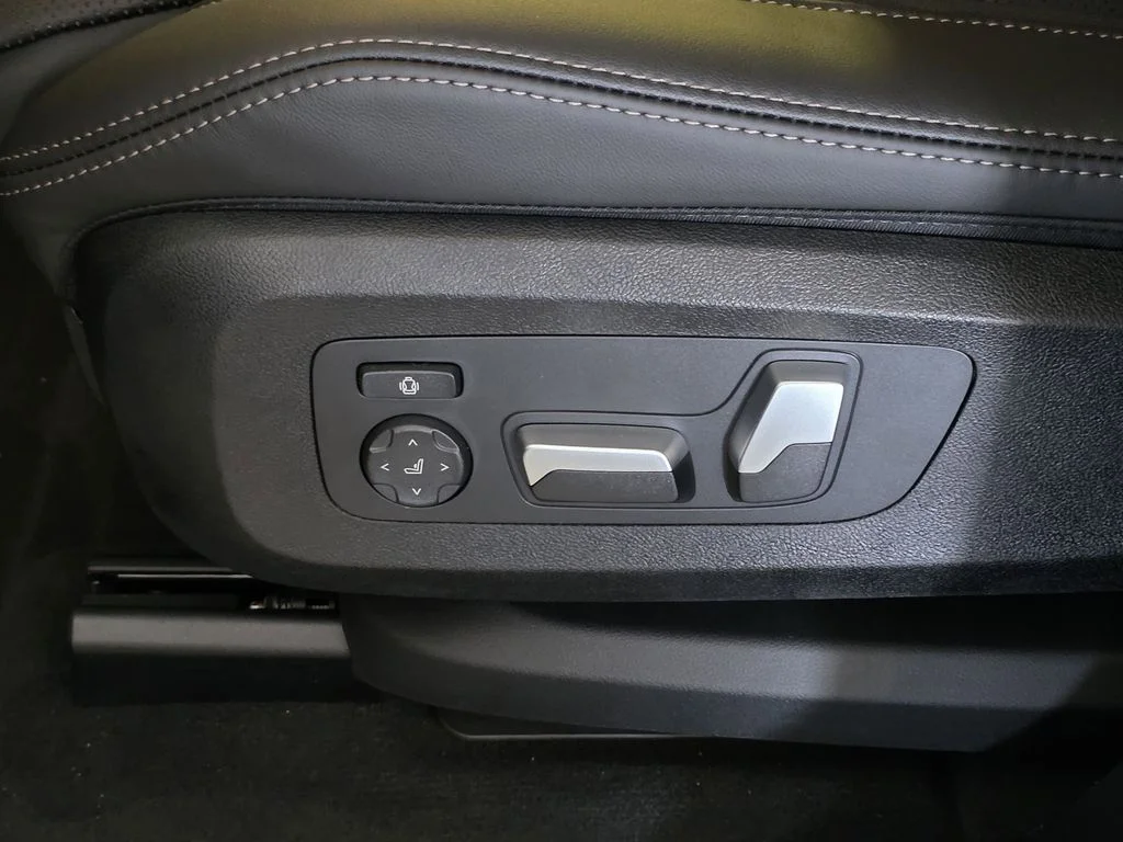 New 2026 Gray BMW sDrive40i image 18