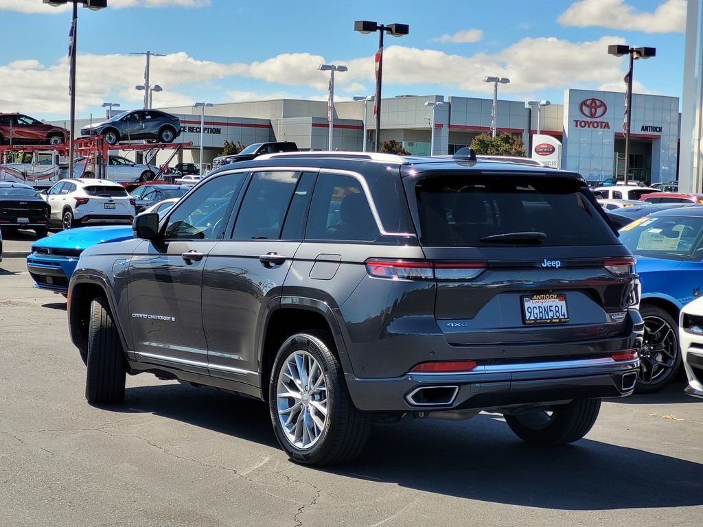 Used 2022 Gray Jeep Summit 4xe image 6