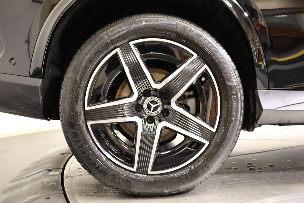 Used 2026 Black Mercedes-Benz GLC 300 image 13