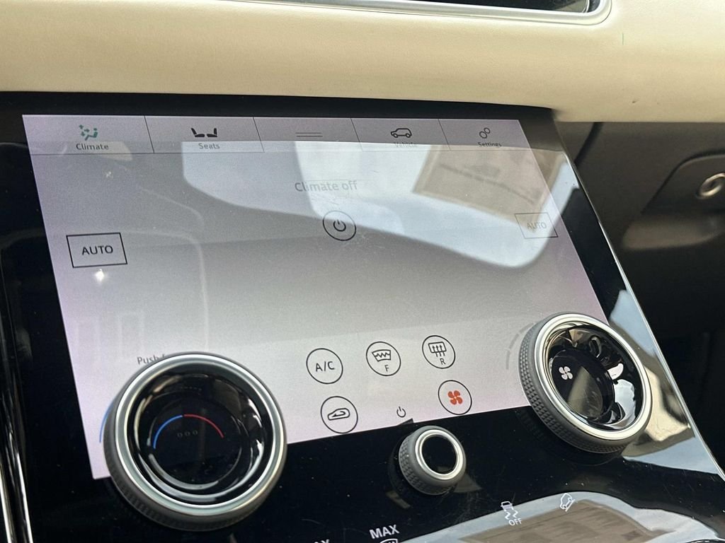 Used 2018  Land Rover HSE R-Dynamic image 24
