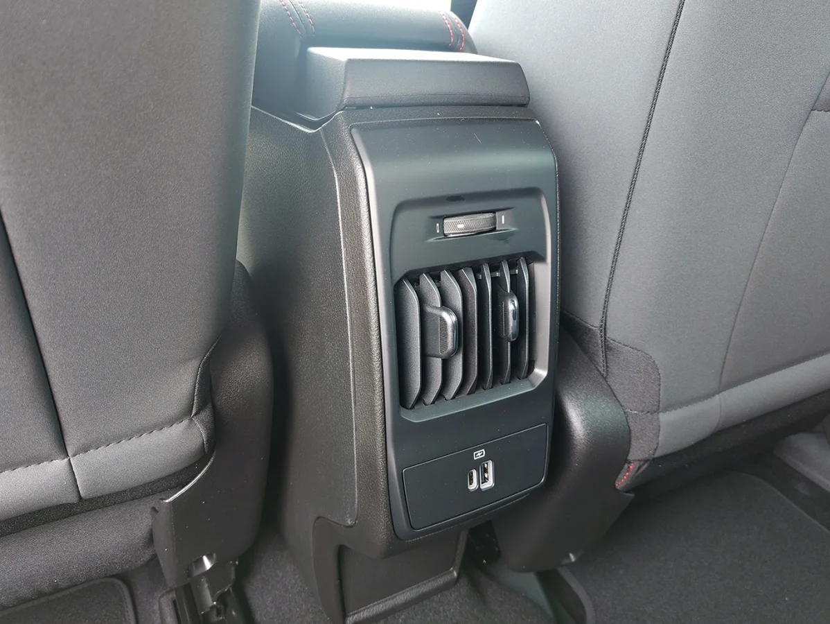 Used 2024 Black Dodge R/T Plus PHEV EAWD image 12