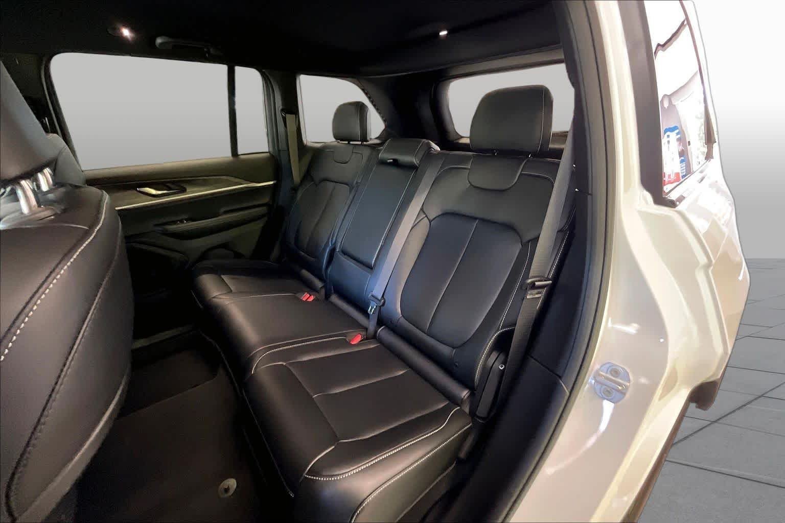 Used 2025 Bright White Clearcoat Jeep Limited image 20