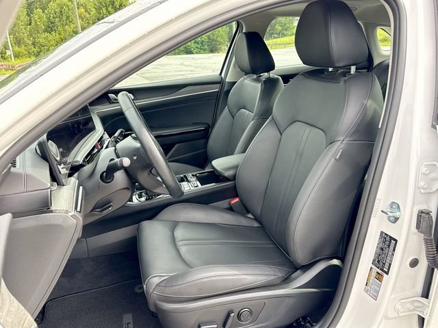 Used 2025 White Kia EX image 11
