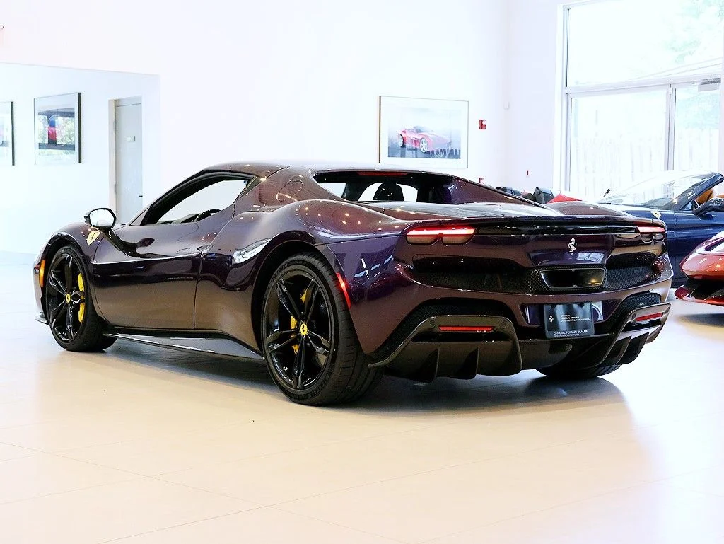 Certified Used 2025 Viola Hong Kong Ferrari  image 2