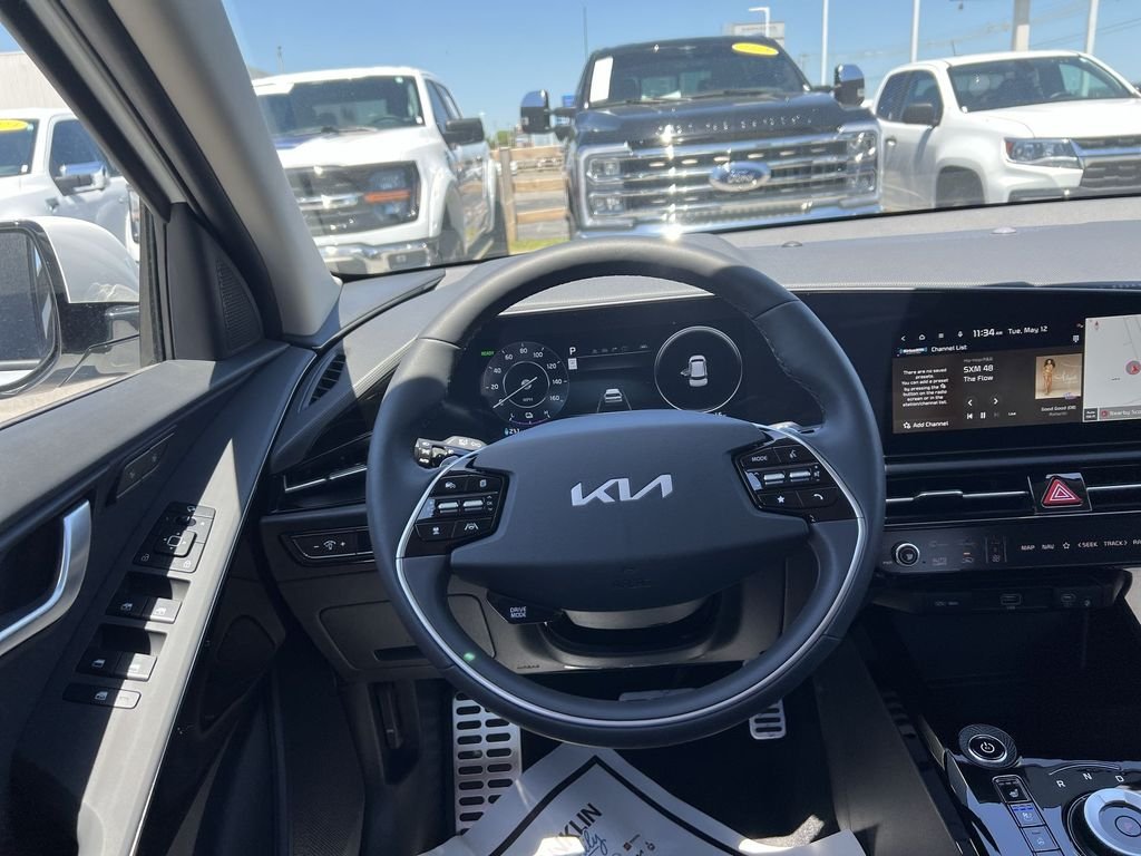 New 2026 White Kia Wave image 14
