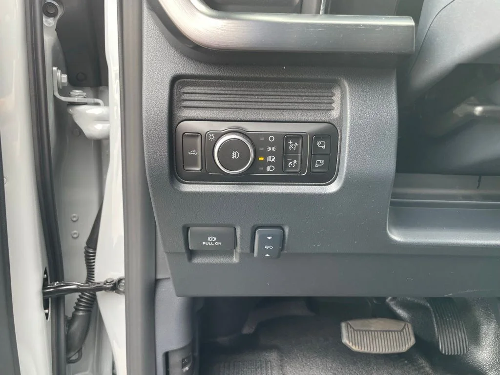 New 2026 Avalanche Gray Ford F-450® LARIAT® image 12