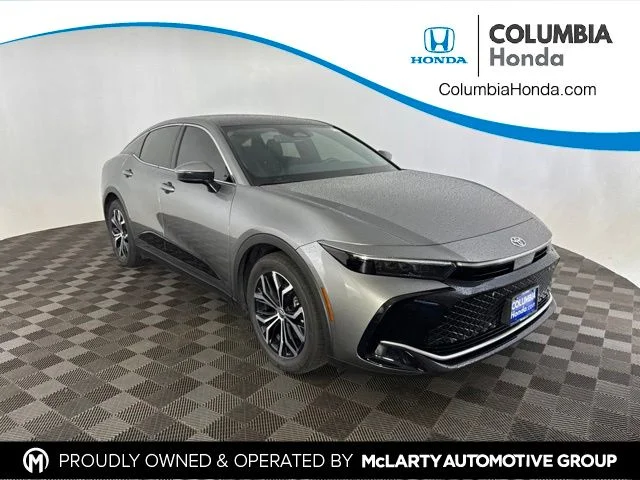 Used 2024  Toyota Limited image 1