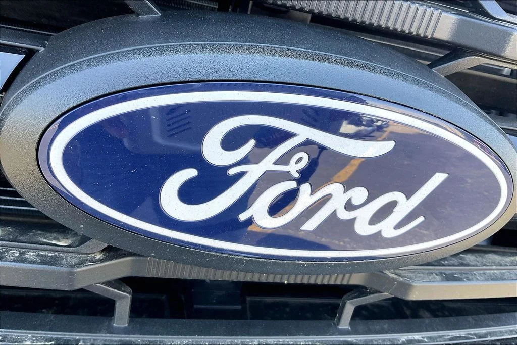 New 2026 Carbonized Gray Metallic Ford XLT image 32