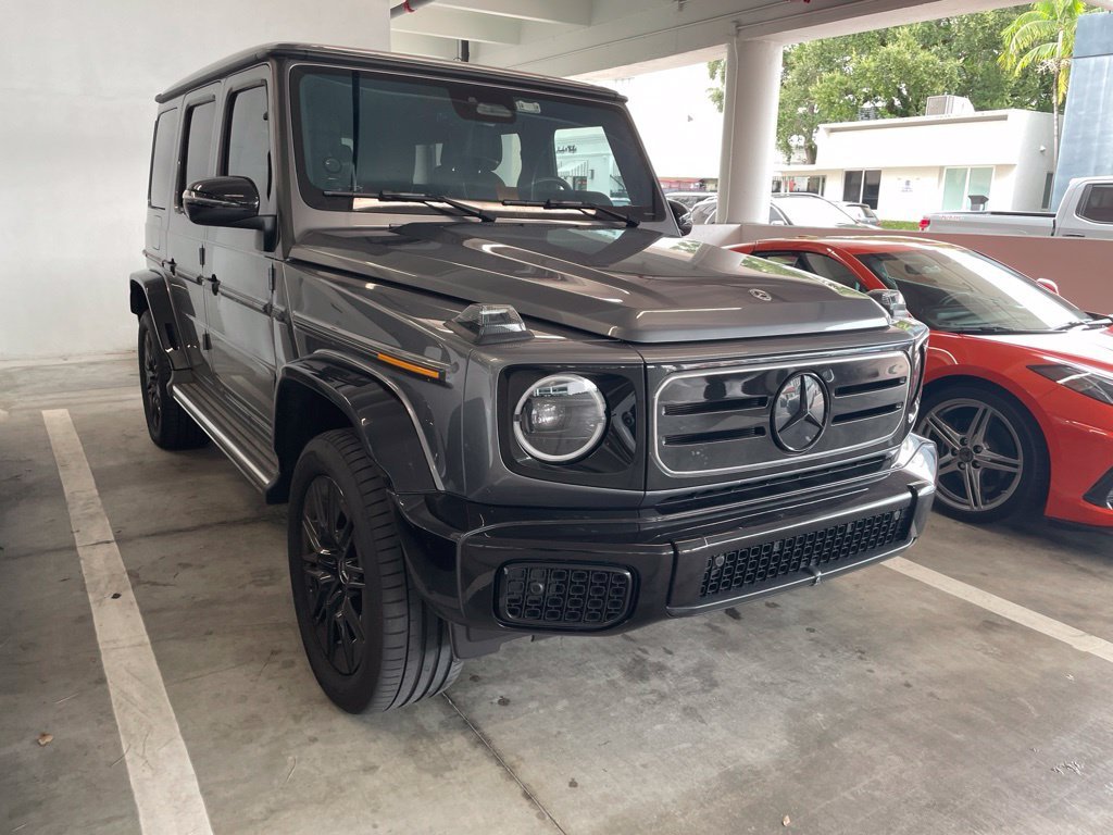 Used 2025 Gray Mercedes-Benz G 580 image 1