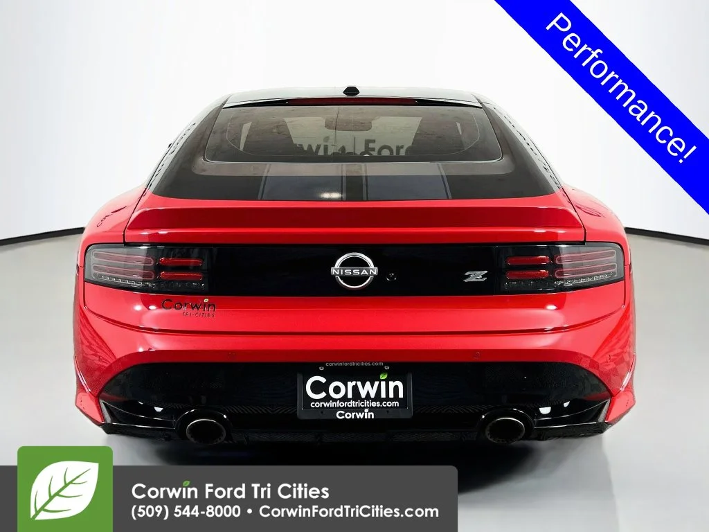 Used 2025 2t Red Blk Roof Nissan Performance image 13