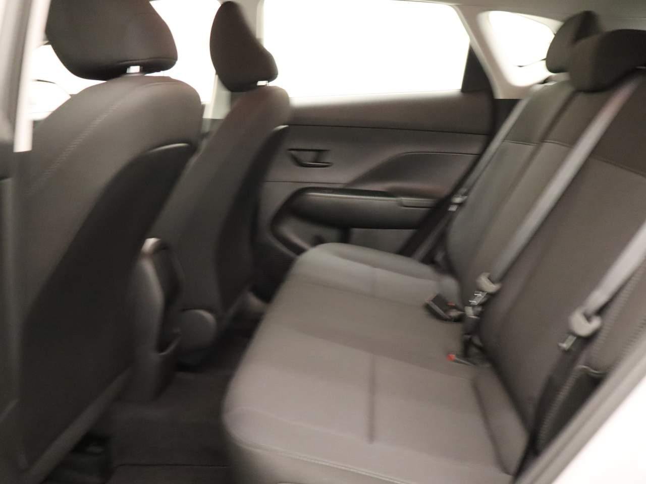 New 2027 Cyber Gray Metallic Hyundai SE FWD image 15
