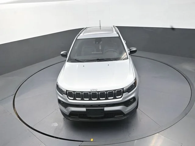 New 2026 Silver Zynith Metallic Clear-Coat Exterior Paint Jeep  image 12