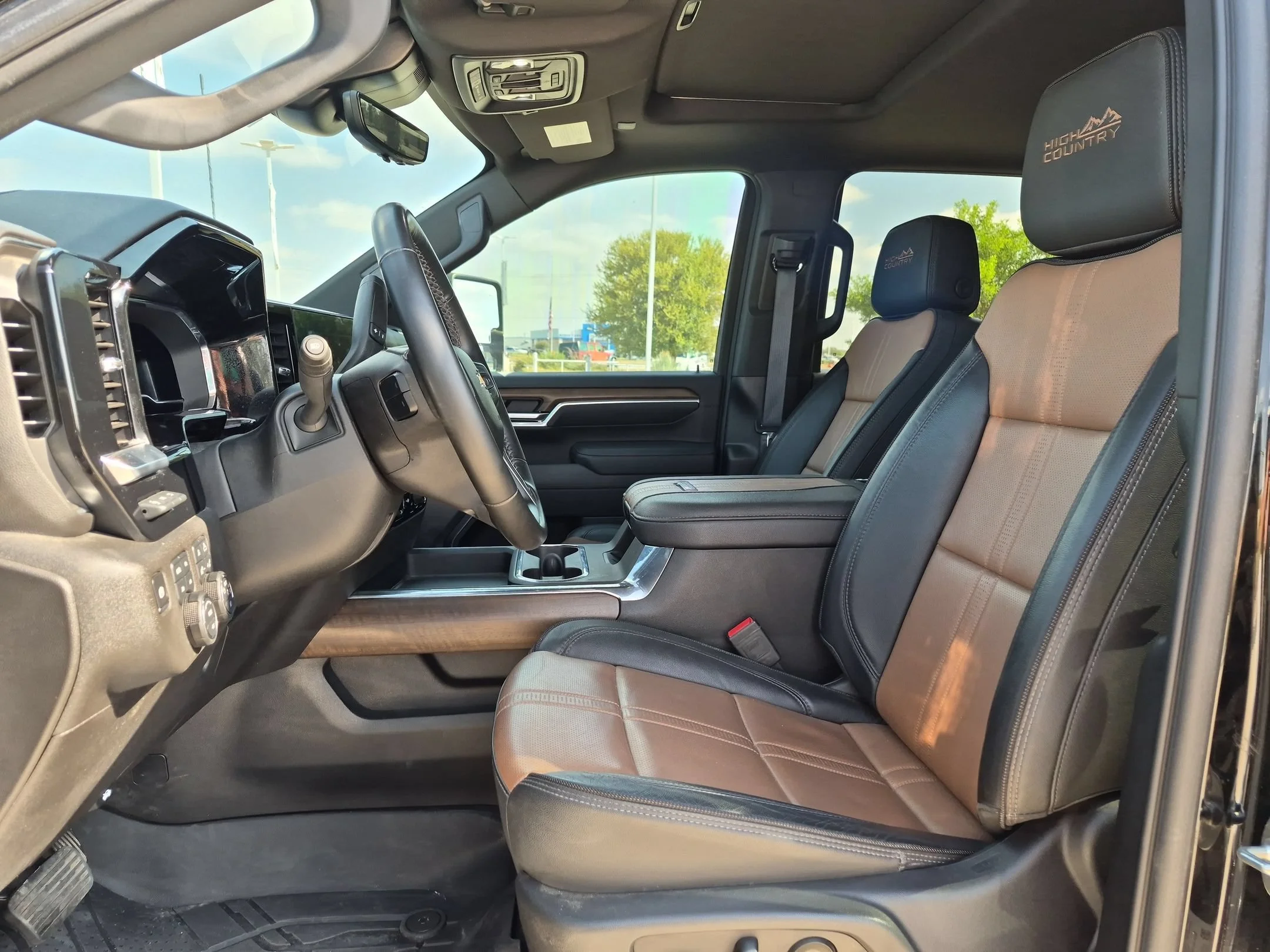 Used 2025 Black Chevrolet High Country image 9
