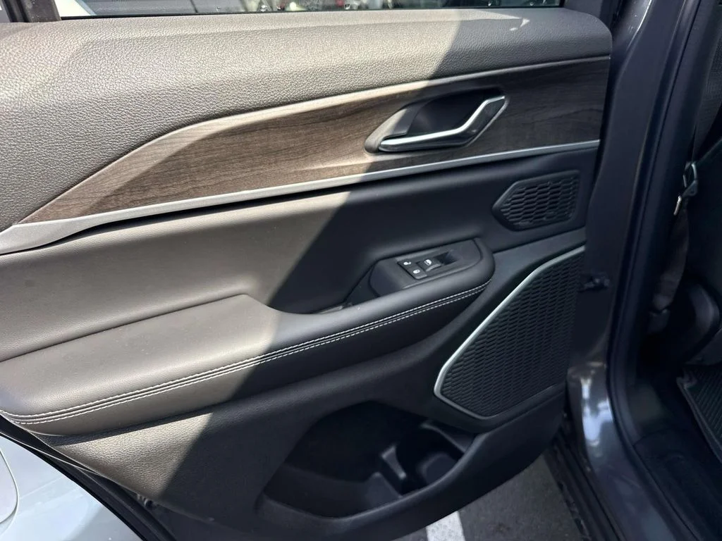 New 2026 Gray Jeep Limited image 4