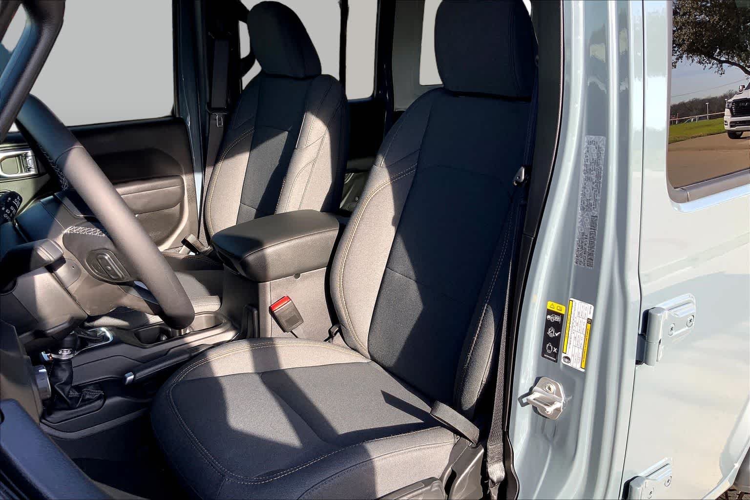 New 2026 Anvil Clearcoat Jeep Sport S image 9