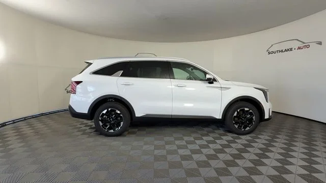 New 2026 Glacial White Pearl Kia S image 9