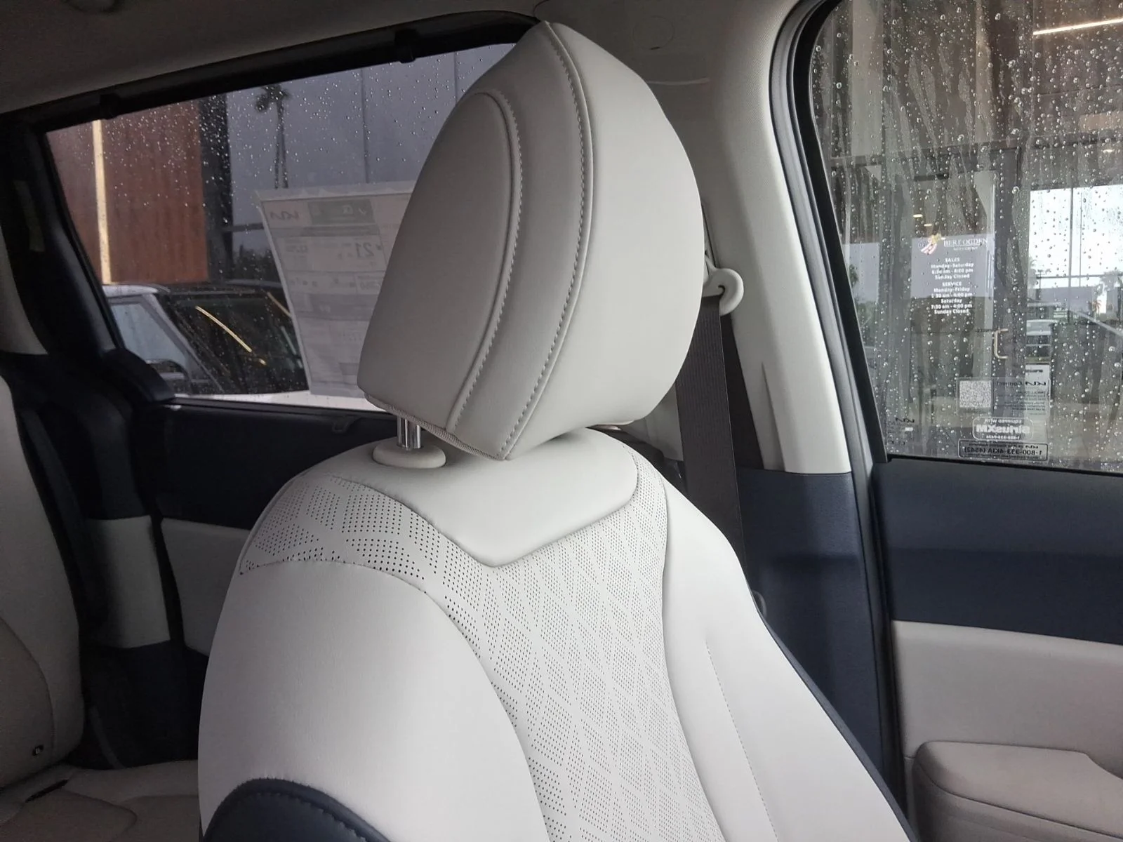 New 2026 White Kia SX image 27
