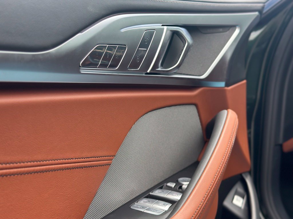 2026 BMW 8 Series 840i - Photo 18