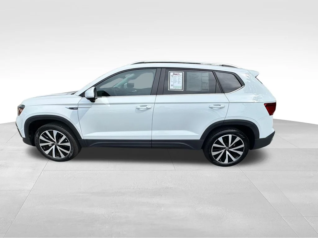 Certified Used 2023 White Volkswagen 1.5T SE image 2