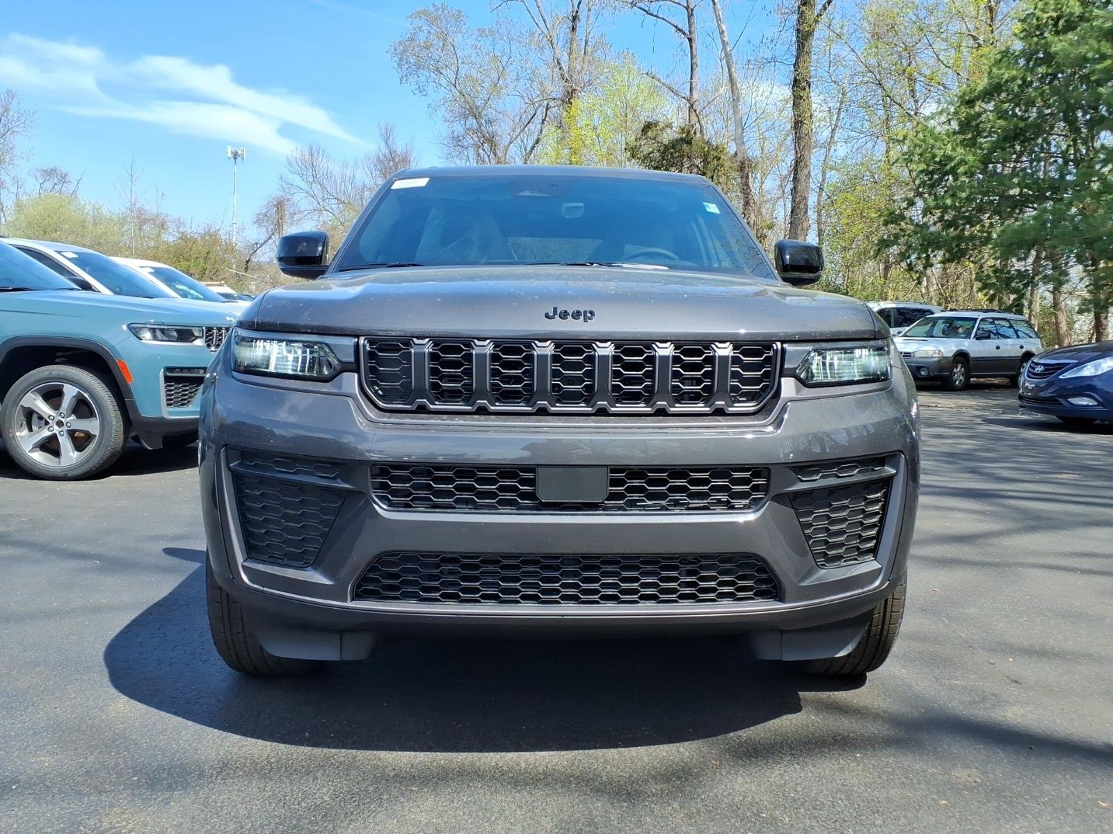 New 2026 Baltic Gray Metallic Clear-Coat Exterior Paint Jeep Altitude image 2