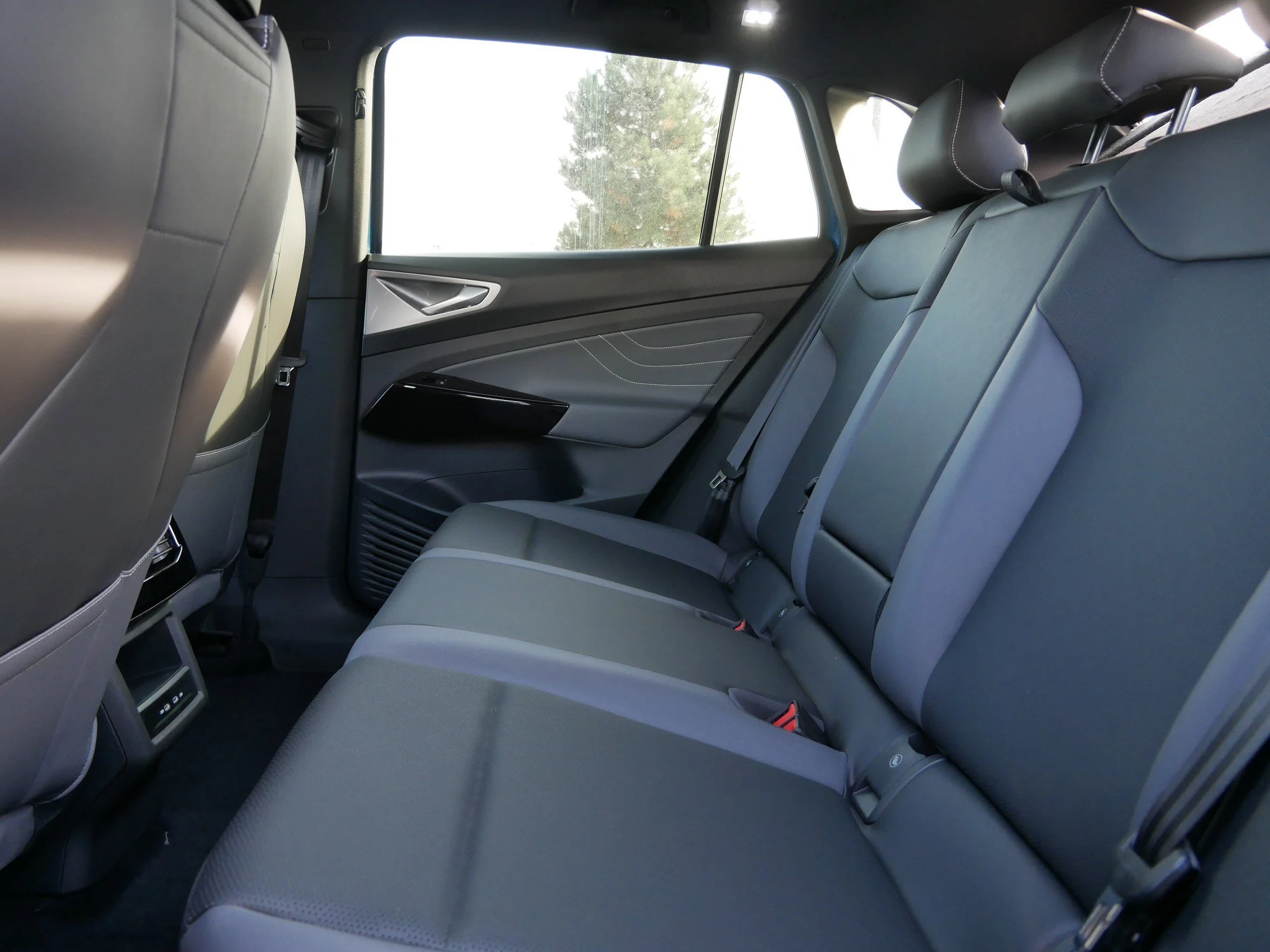 New 2026 Mountain Lake Blue Metallic Volkswagen Pro S image 5