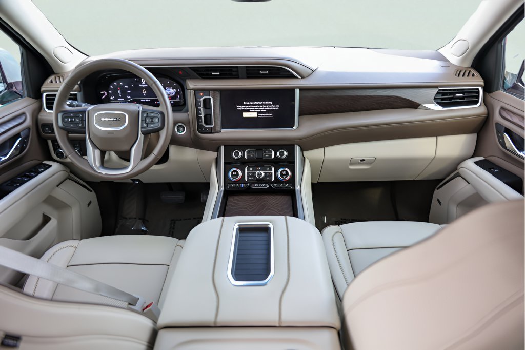 Used 2024 White GMC Denali image 27