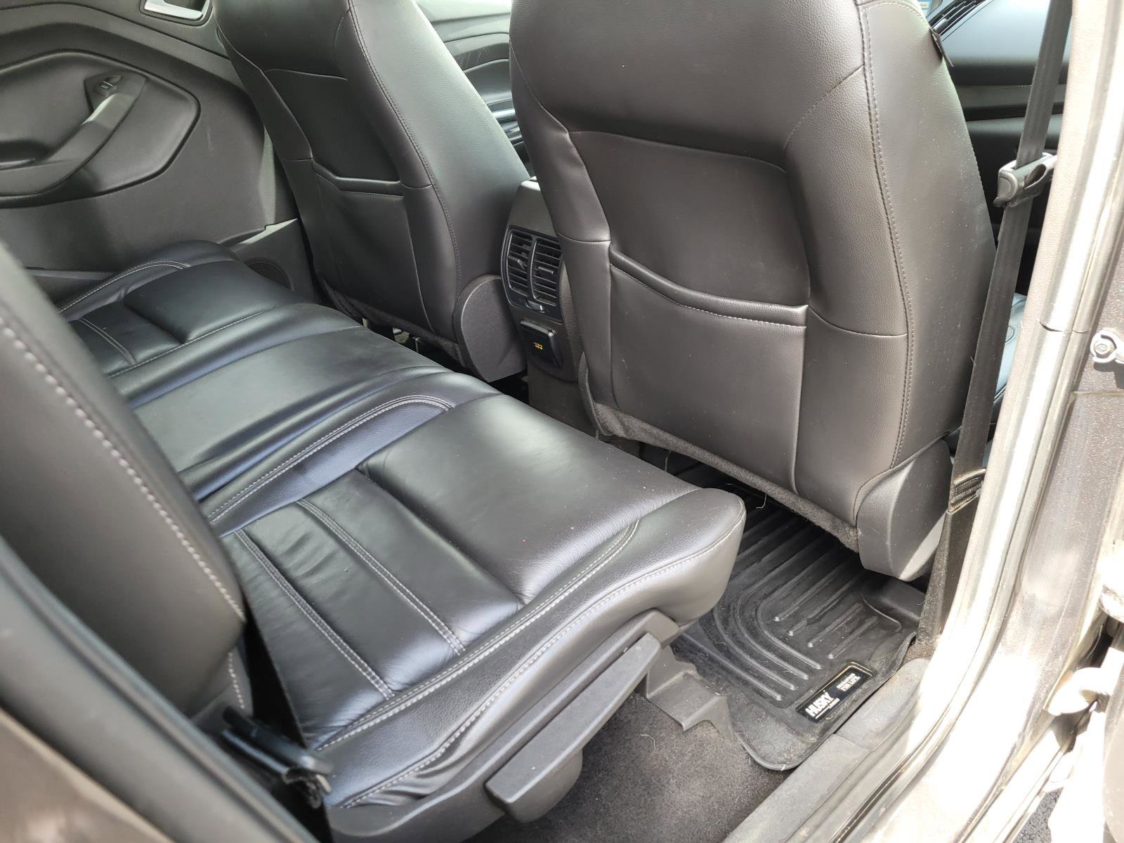 Used 2017  Ford Titanium image 19