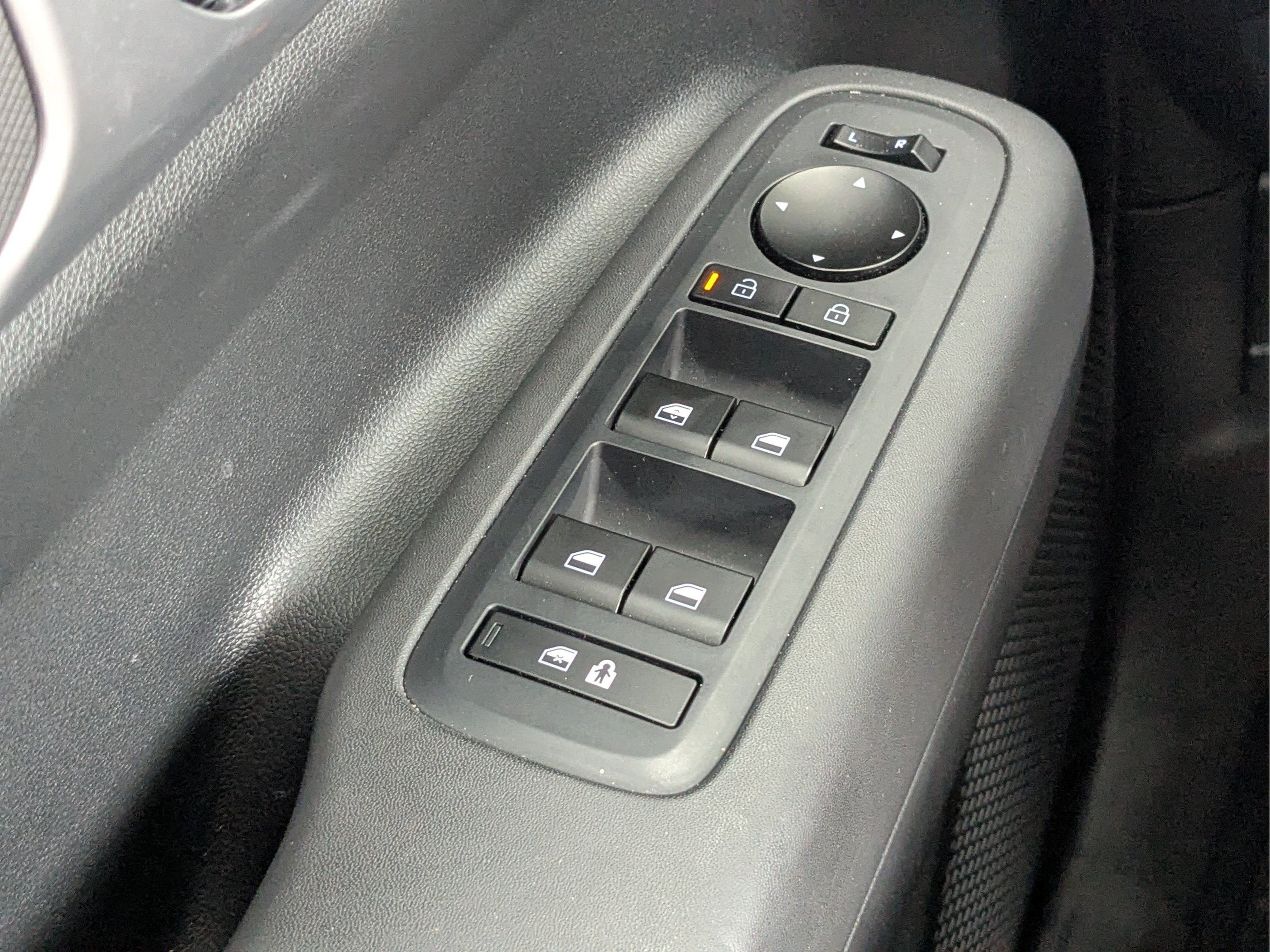 2024 Hyundai Santa Fe SE - Photo 24