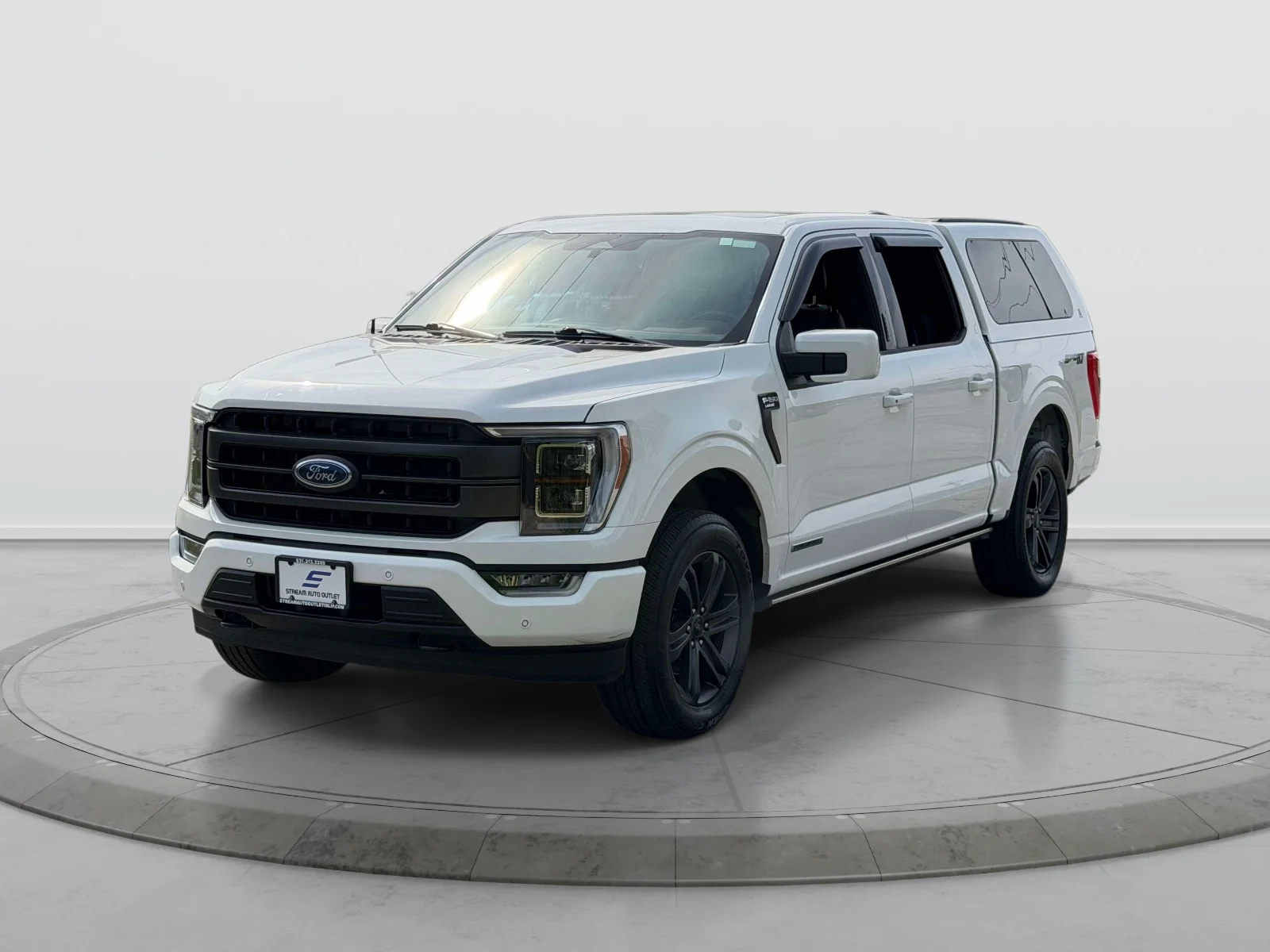 Used 2023 White Ford Lariat image 3